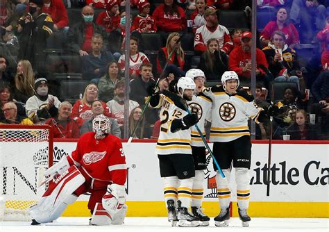 Red Wings thump Bruins, 5-2